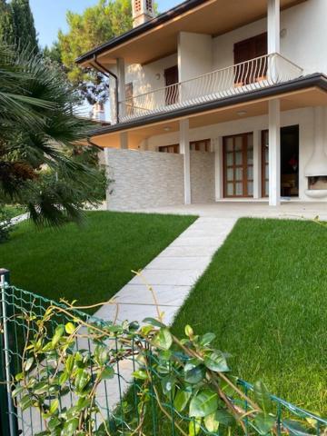 Villa Delle Terme Lignano Sabbiadoro Exterior photo