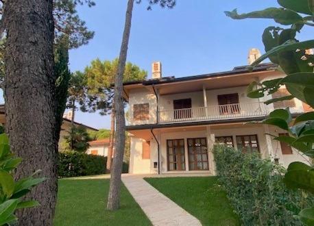 Villa Delle Terme Lignano Sabbiadoro Exterior photo